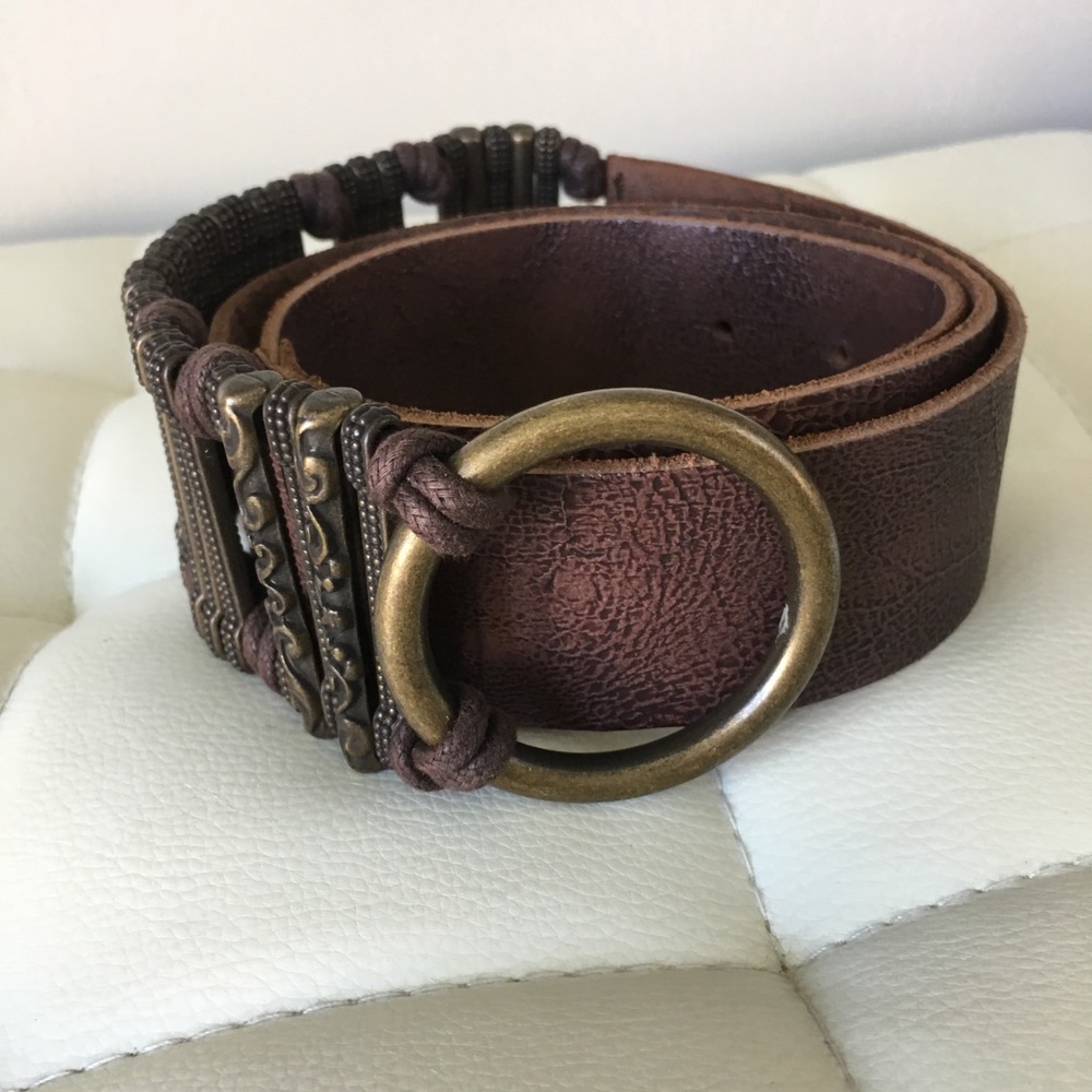 Women’s leather belt